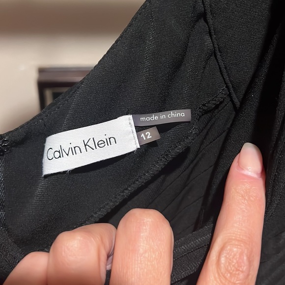 Calvin Klein size 12 bodycon type dress - Picture 2 of 5